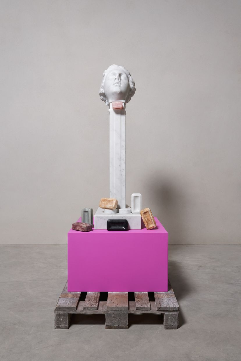 Sculpture BIG SPENDER, THE BEAUTIFUL HEAD