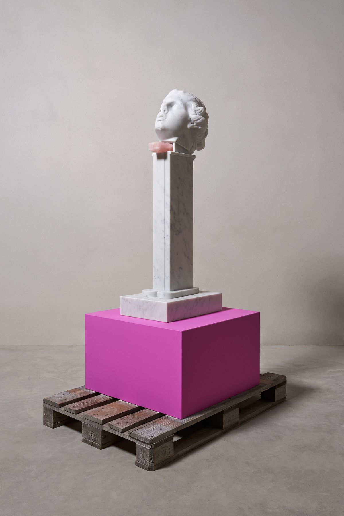 Sculpture BIG SPENDER, THE BEAUTIFUL HEAD