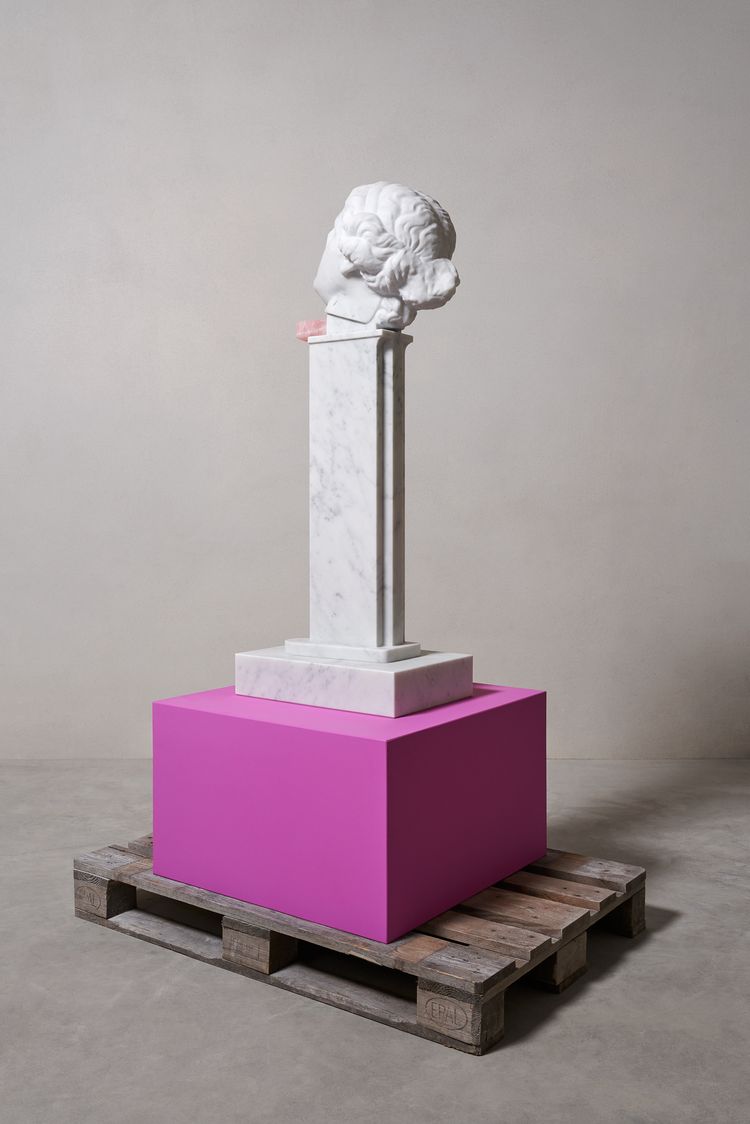 Sculpture BIG SPENDER, THE BEAUTIFUL HEAD