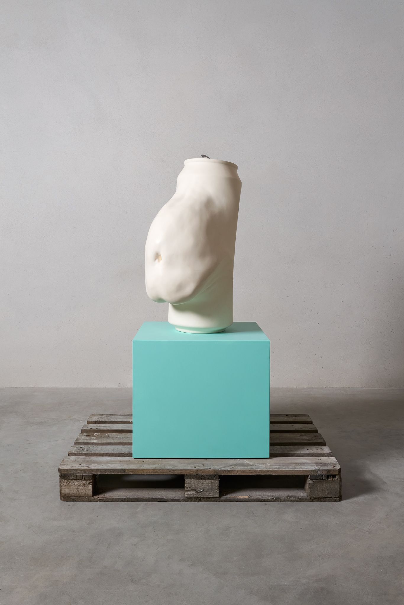 Sculpture BEER BELLY CAN XL